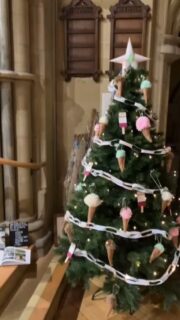 It’s Christmas!!
Wishing everyone a very Merry Christmas. Hope it is filled with love, laughter and ice cream. 
Heres a few pics including our Brock Ice entry for the local Christmas tree festival; it took our 8 year old a long time to make all the pom poms for the ice cream’s! 
#newforesticecream #brockiceabbie #hampshireweddings #newforestmarque #newforesticecream